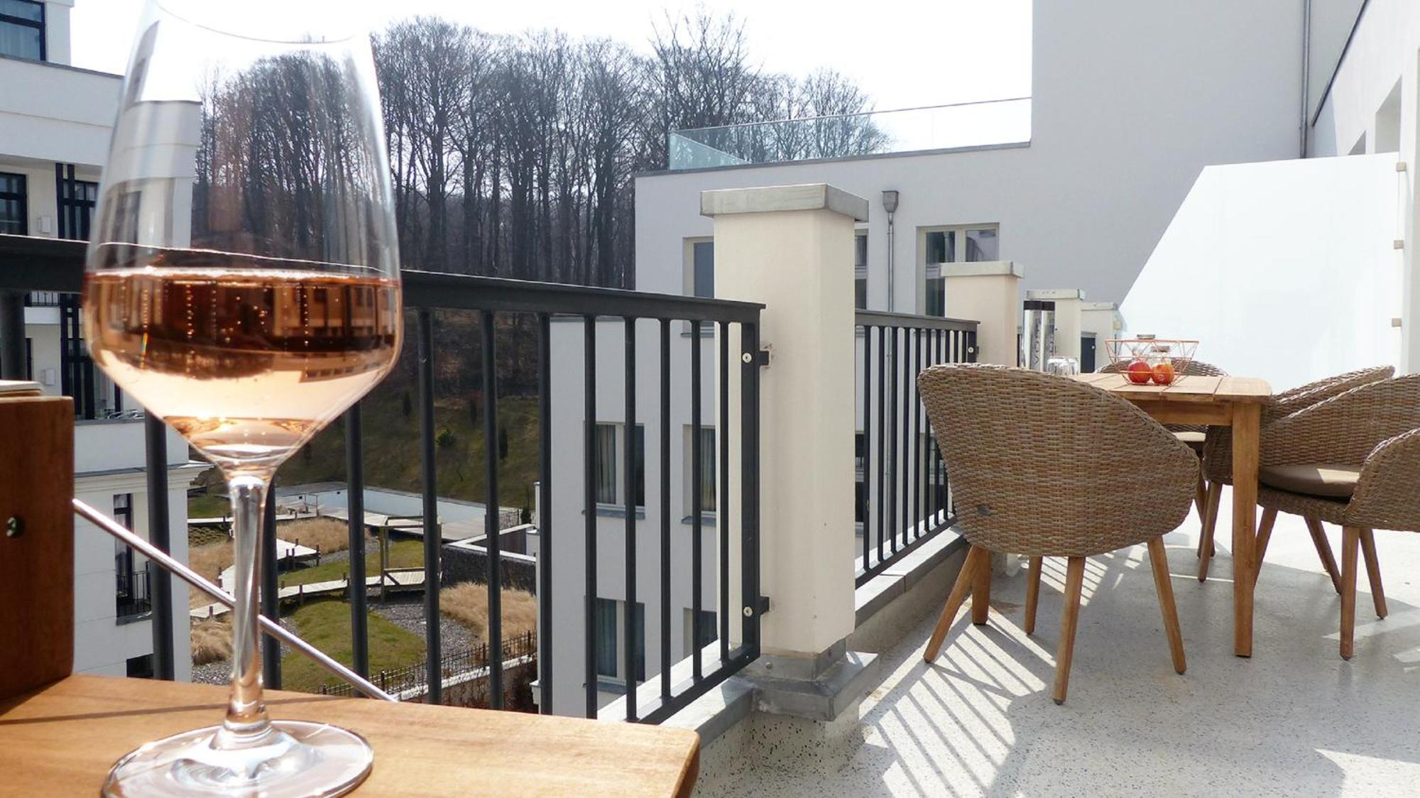 Pool Und Sauna Mit Meerblick, Direkt An Der Seebruecke - First Sellin Fewo 3 8 Exteriör bild